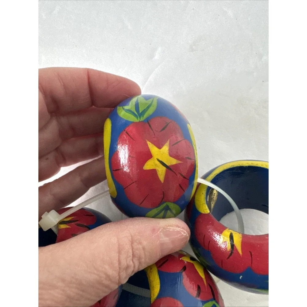 Wooden Floral Hand painted Napkin Rings Set‎ Of 4 Made In Philippines